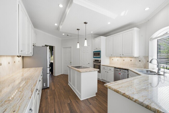Building Photo - 2214 Lytham Ln