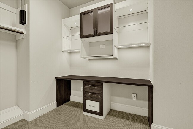 Building Photo - 5605 Cohn Meadow Ln