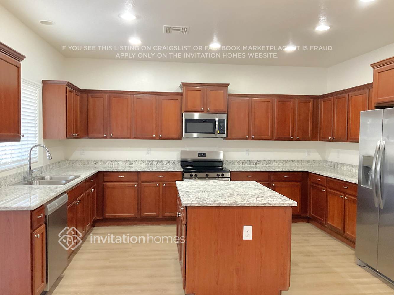 Building Photo - 4854 S Antonio