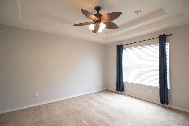 Building Photo - Charming Townhome in Avalon Park