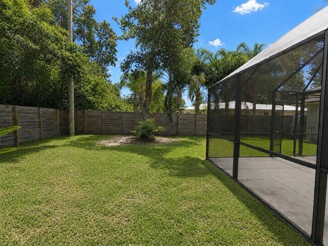 Building Photo - 534 Sevilla Dr