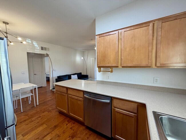 Building Photo - 2291 W Horizon Ridge Pkwy