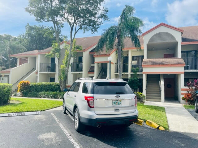 Building Photo - 5571 Courtyard Dr