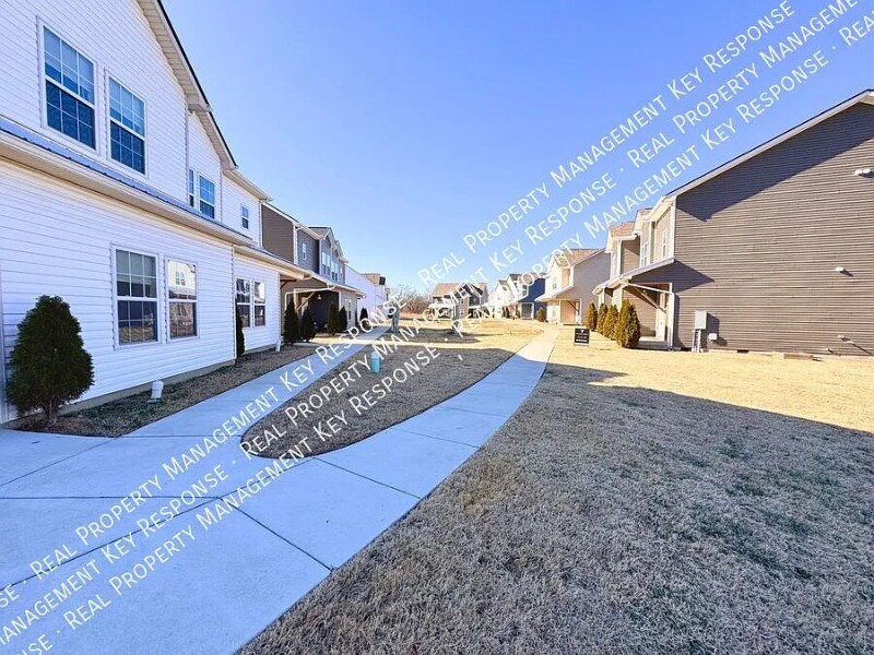 Building Photo - 3619 Hydes Ferry Rd