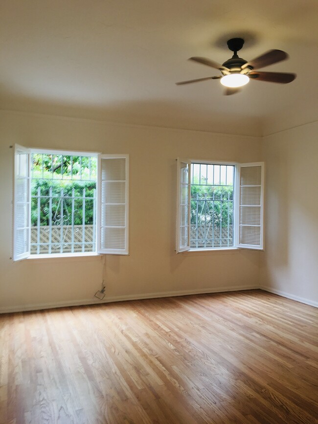 Bedroom - Windows - 1133 Wooster S St