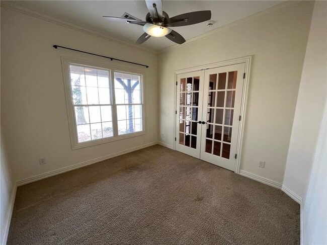 Building Photo - 1004 NE Carnahan Ct