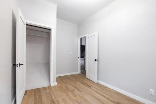 Building Photo - 5 bedroom in Bronx NY 10458