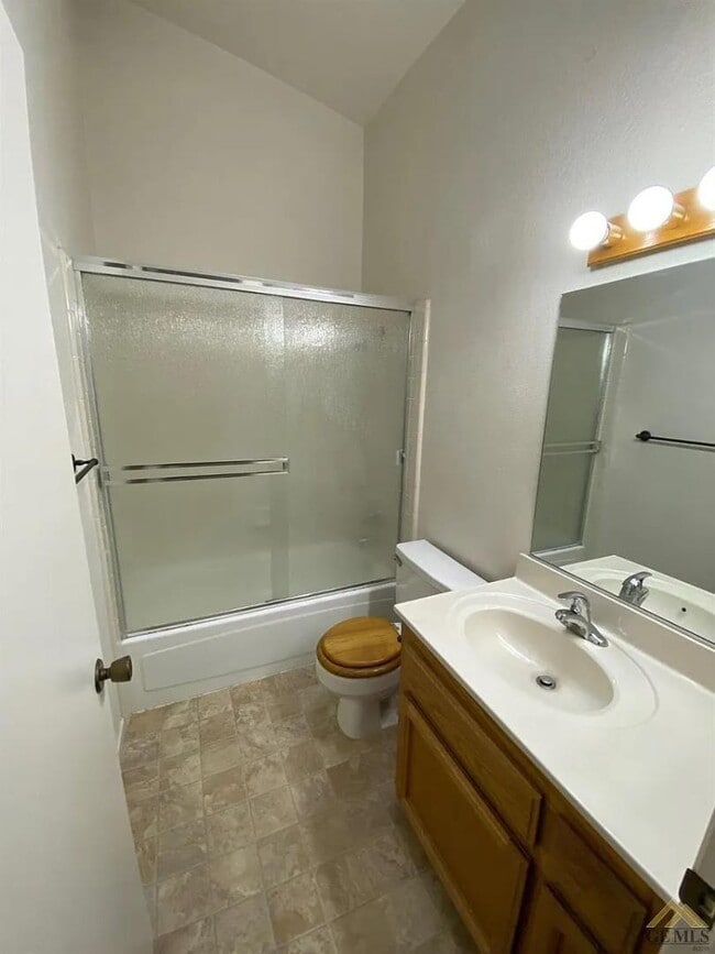 Building Photo - 2600 Brookside Dr