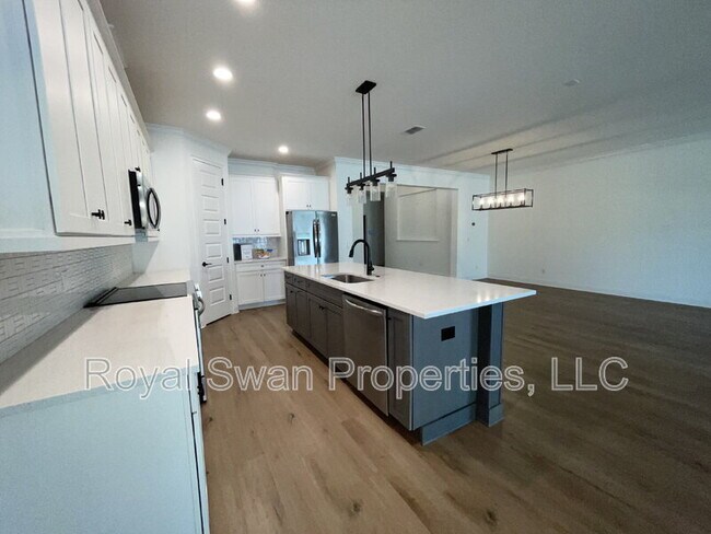 Building Photo - 929 Clearview Ave