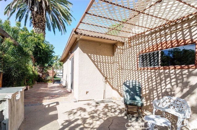 Building Photo - 19026 Keswick St