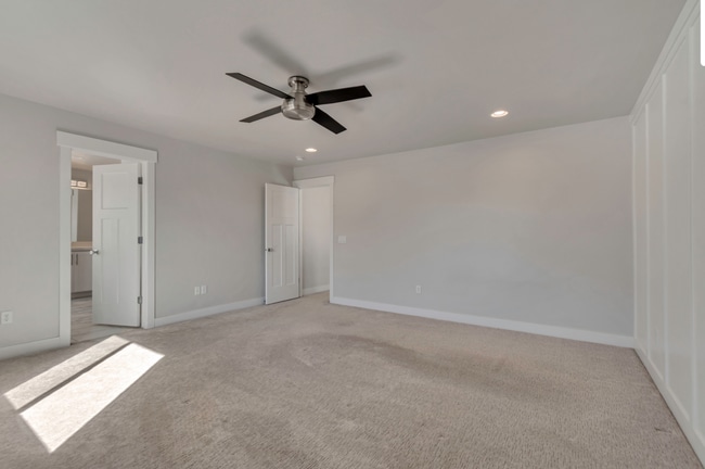 Building Photo - Spacious 6-Bedroom Home in the Heart of Vi...