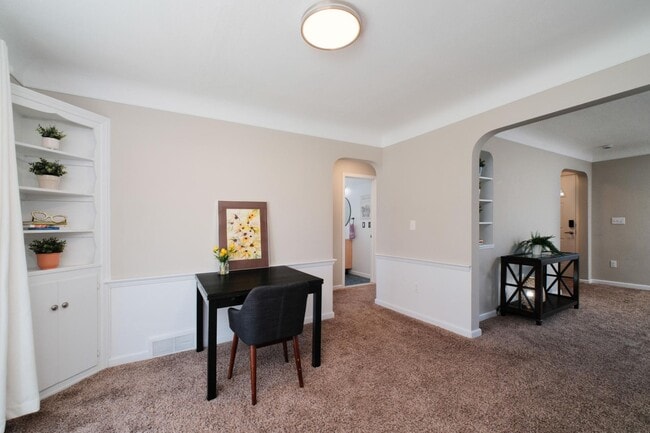 Building Photo - 13621 Vernon St