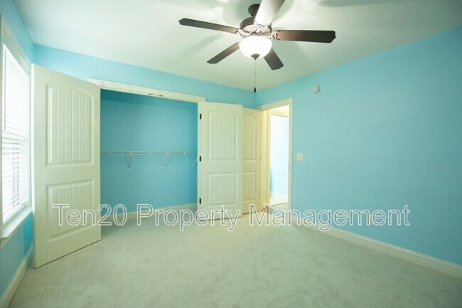 Building Photo - 7177 Helen Dr