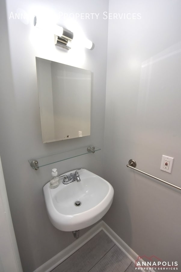 Building Photo - 115 Conley Dr