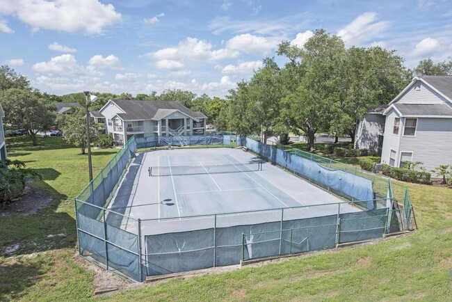 Building Photo - 727 Sugar Way Bay