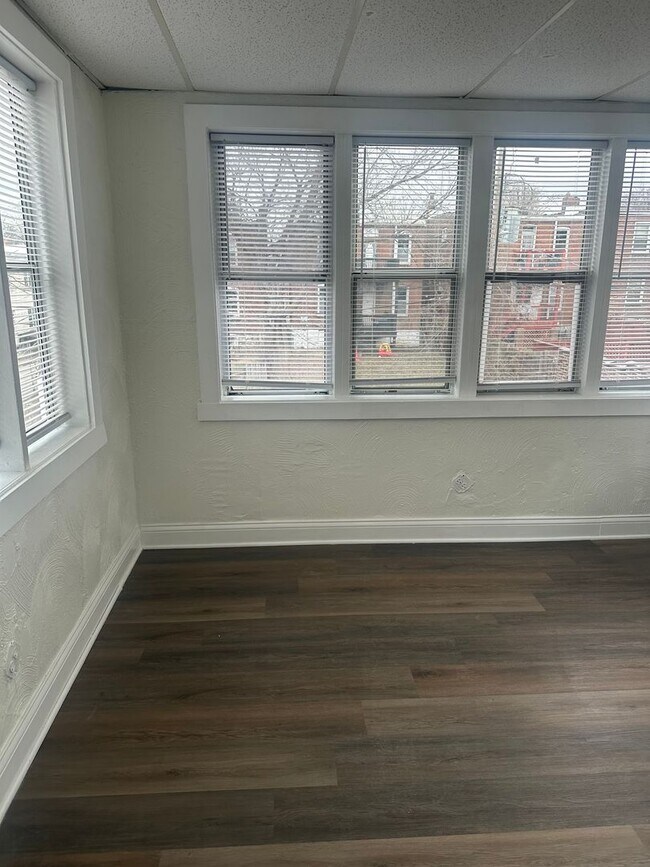 Building Photo - 3243 Delor St