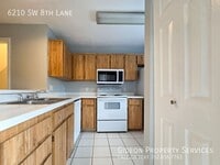 Building Photo - 6210 SW 8th Ln