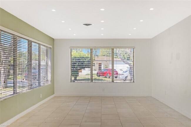 Building Photo - 4 br, 3 bath House - 50 NE 132nd Ter