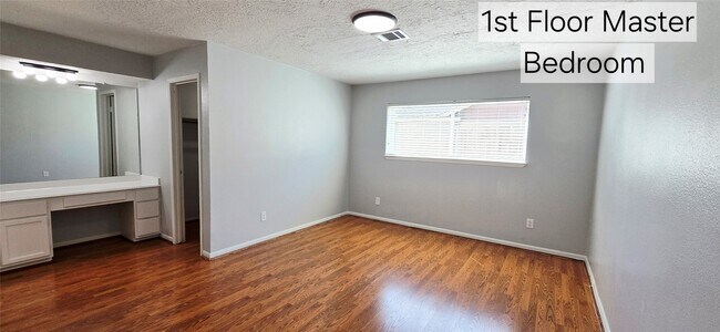 Building Photo - 4827 Cypressdale Dr