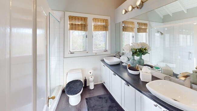 Building Photo - A Timeless Coronado Beach Cottage