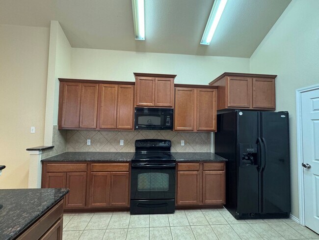 Building Photo - 6908 Golden Oak Ln