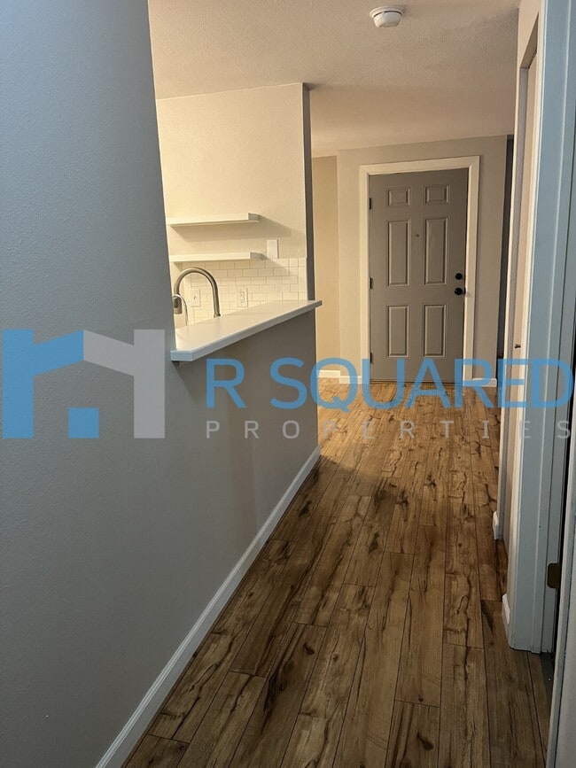 Building Photo - 975 Aberdeen Ave NE