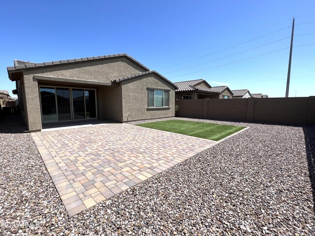 Building Photo - 16943 W Las Palmaritas Dr