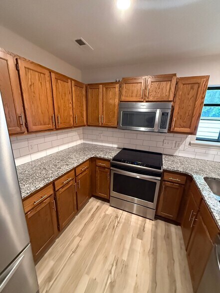 Building Photo - 9453 Kings Falls Dr