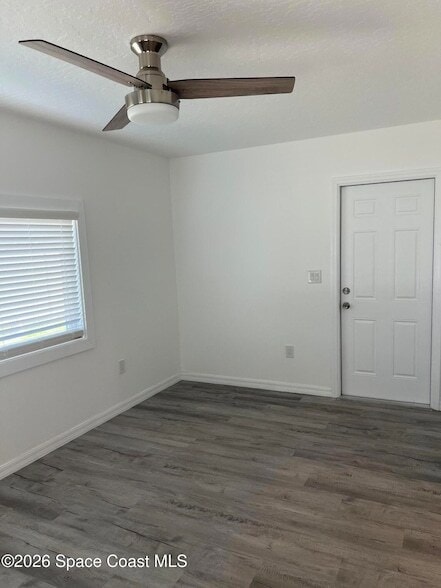 Building Photo - 1071 Cadillac Dr NE