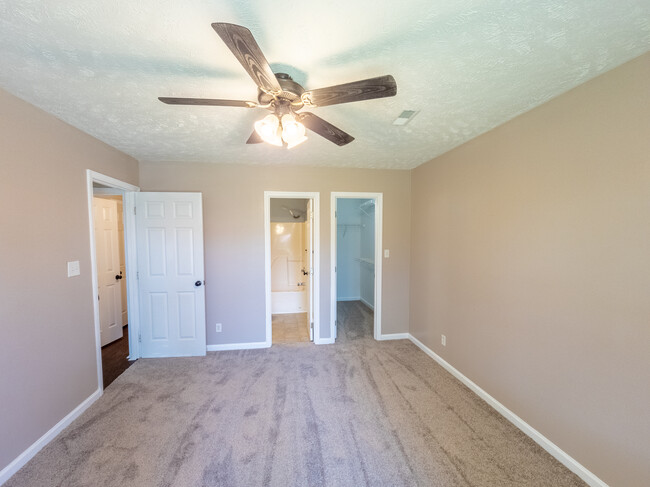 Building Photo - 2935 Chillingworth Dr