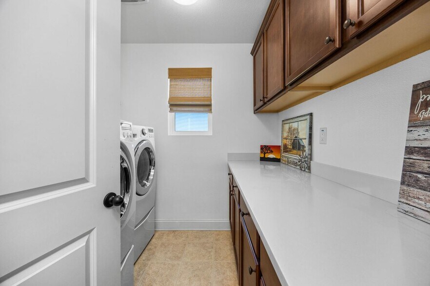 Building Photo - 25589 Foxglove Ln