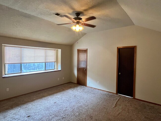 Building Photo - Great 3 Bed 2 Bath In Edmond