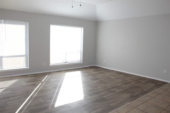 Building Photo - 4406 Lost Lake Ln