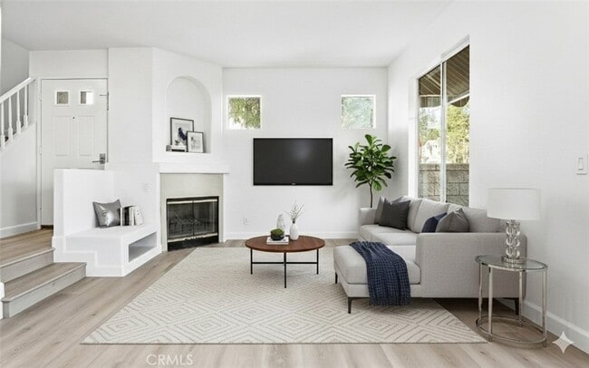 Building Photo - 2 Carlsbad Ln