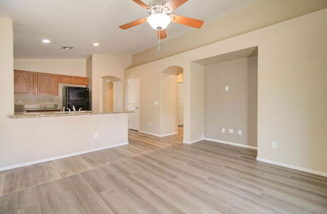 Building Photo - 41375 W Cahill Dr