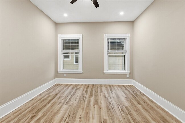 Building Photo - 43 Lonsdale St