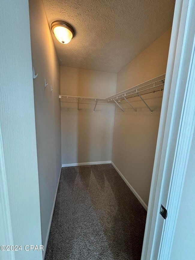Building Photo - 6722 Thomas Dr
