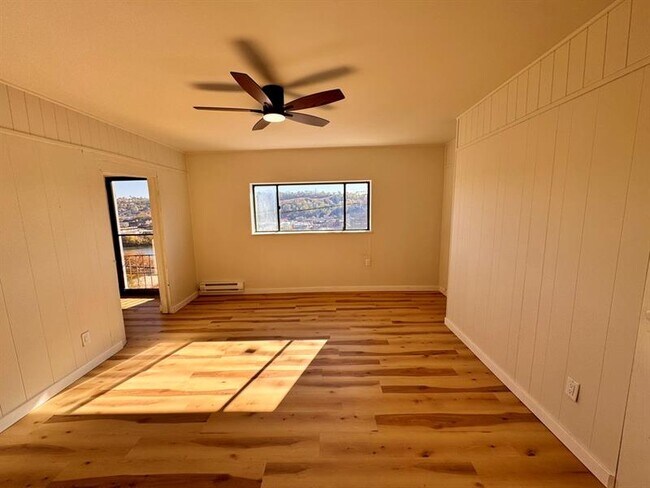 Building Photo - 1332 Goettmann St