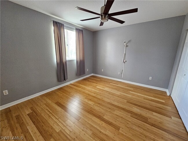 Building Photo - 2084 Par Dr