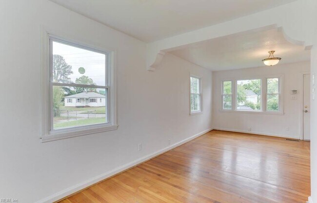 Building Photo - 7725 Fayver Ave