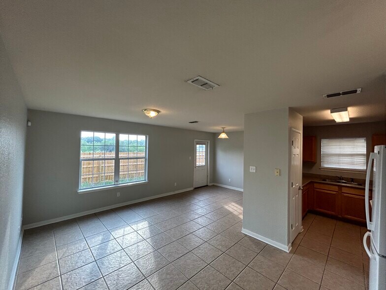 Building Photo - 13613 Woodstone Way