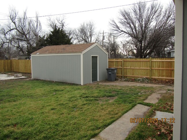 Building Photo - Newly updated Cottage! Easy access to Ft. ...