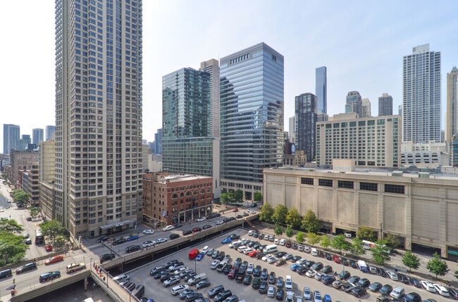 Building Photo - 405 N Wabash Ave