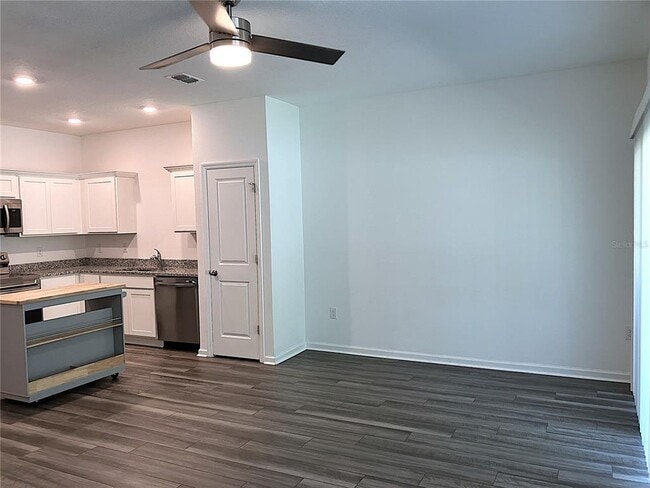 Building Photo - 38061 Elby Ln