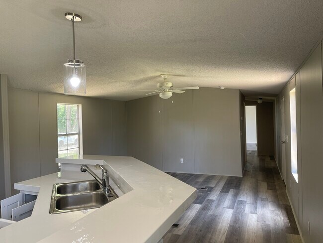 Building Photo - 20253 Perrilloux Rd