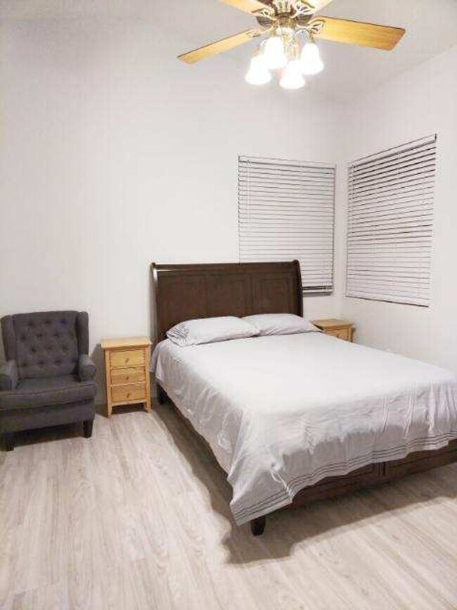 Building Photo - Fully Furnished North Shores Single Story 3/2/2