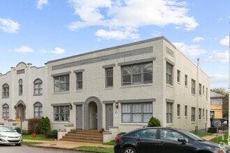 Building Photo - The Ivy