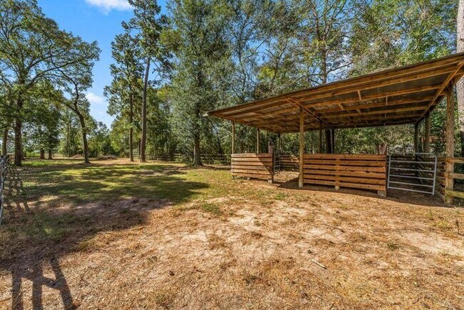 Building Photo - Country Living Rental on 26+ Acres!