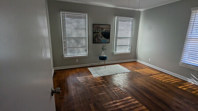 Building Photo - 2417 S Kennedy Ave