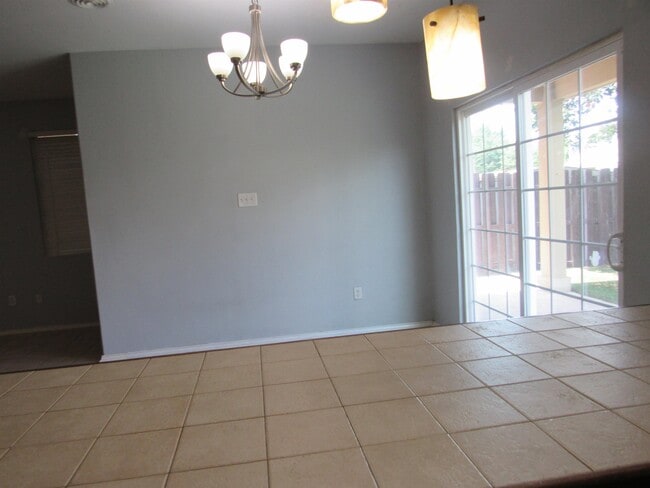 Building Photo - 9310 Albany Dr